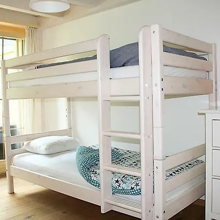 Apartment Sleeps 6 Wifi T031479
